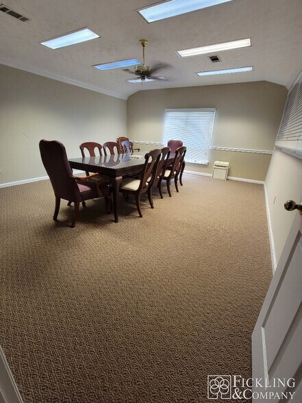 More Photos Of 102 Lois Dr, Warner Robins Office For Lease