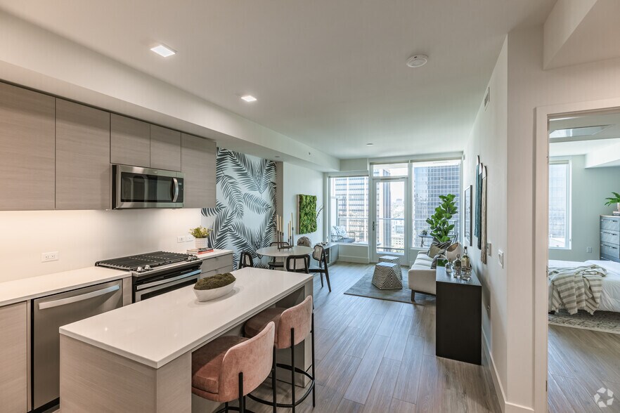 More Photos Of 702 Broadway, San Diego Apartments For Lease