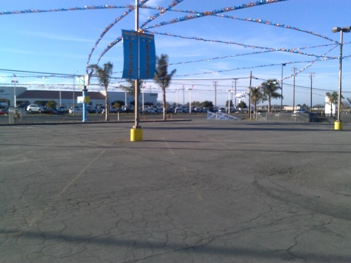More Photos Of 401 San Felipe Rd, Hollister Auto Dealership For Lease