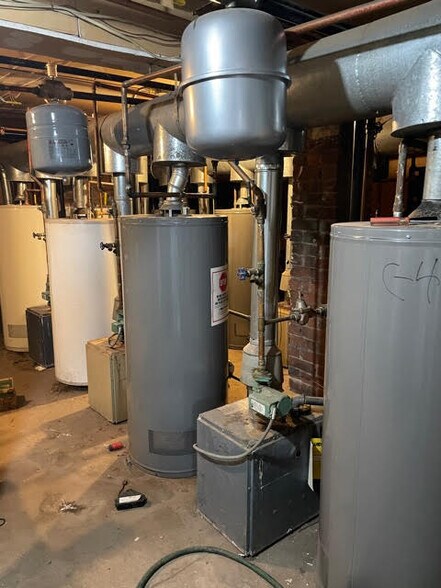 More Photos Of 174 Ashley St, Hartford Apartments For Sale