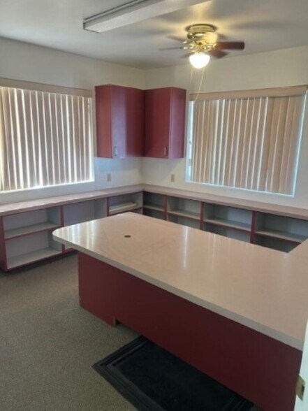 More Photos Of 685 Industrial Blvd, Delta Warehouse For Lease