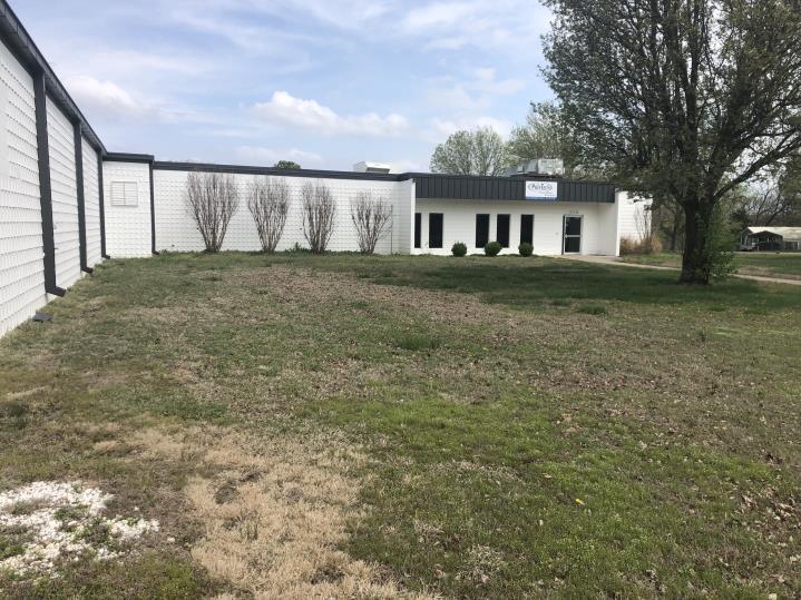More Photos Of 113 W South St, Lincoln Warehouse For Lease