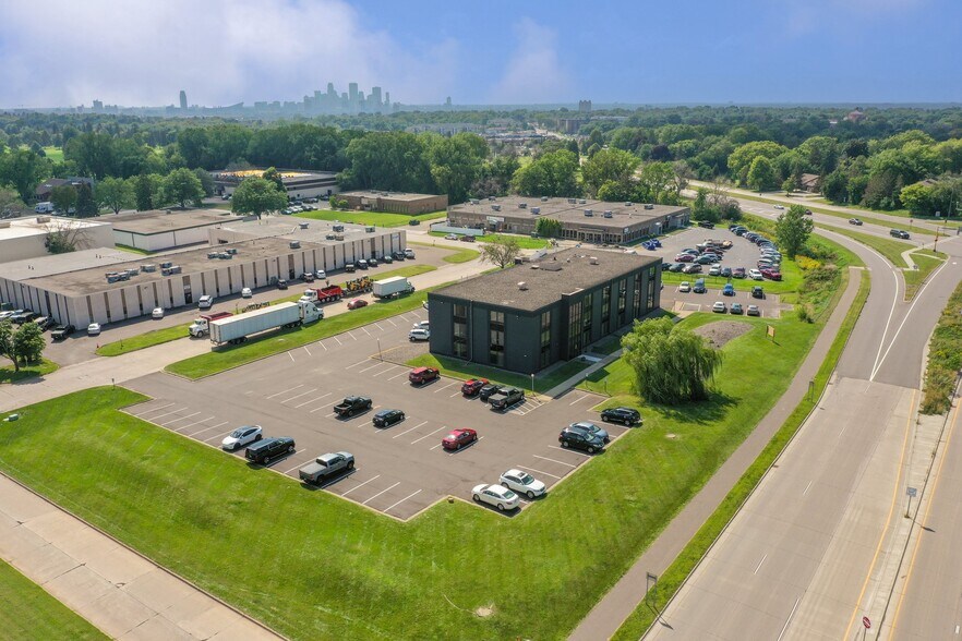 More Photos Of 2817 S Anthony Ln, Saint Anthony Office For Lease