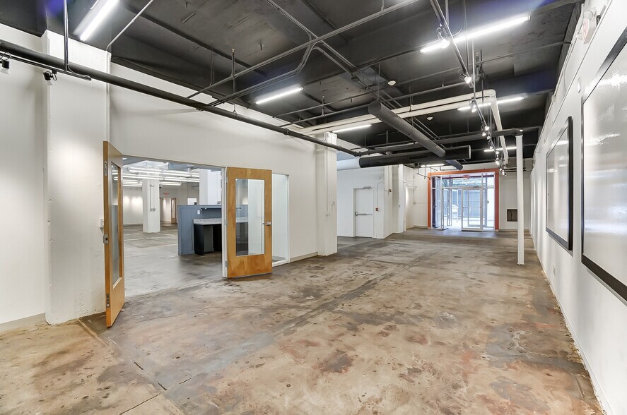 More Photos Of 20 E Central Pky, Cincinnati Office Residential For Lease