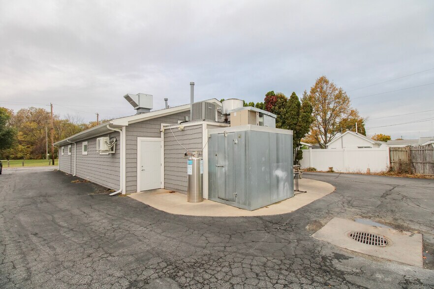 More Photos Of 54 McKinley St, Huron Bar For Sale