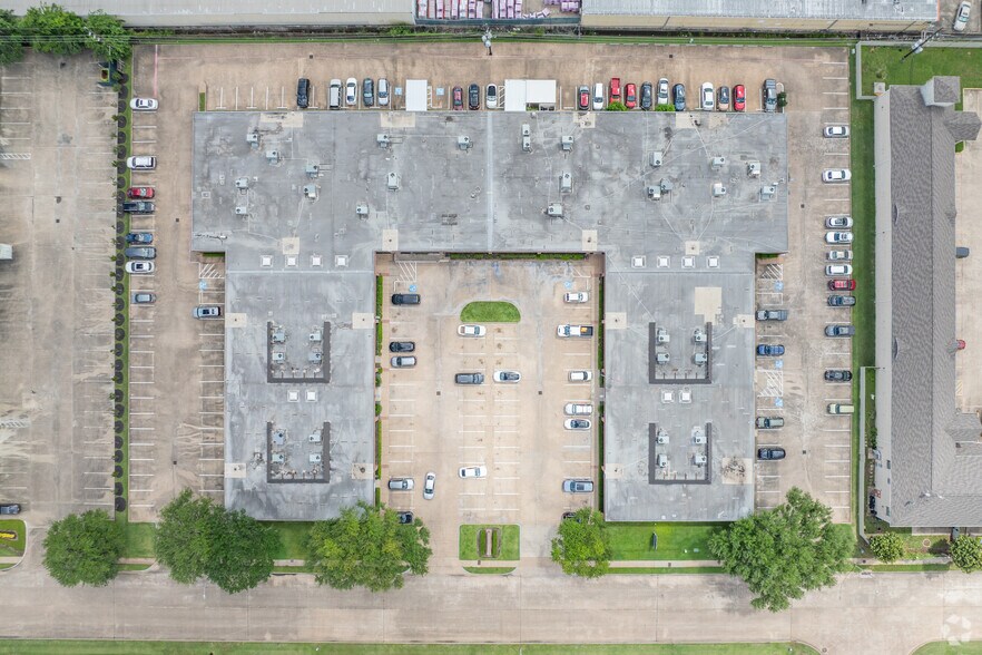 More Photos Of 10435 Greenbough Dr, Stafford Office For Lease