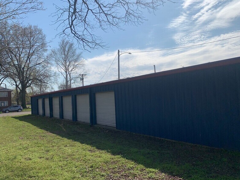 More Photos Of 100 E Lee St, Hayti Self Storage For Sale