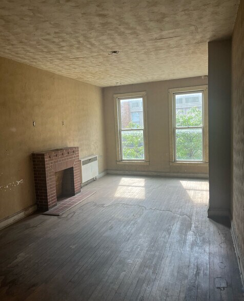 More Photos Of 1023 S Charles St, Baltimore Office Residential For Sale