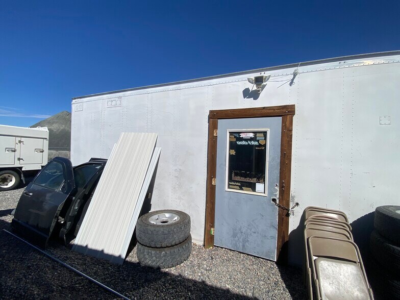 More Photos Of 4420 Airport Rd, Riverton Warehouse For Sale