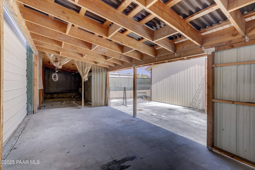 More Photos Of 303 N Summit Ave, Prescott Warehouse For Lease