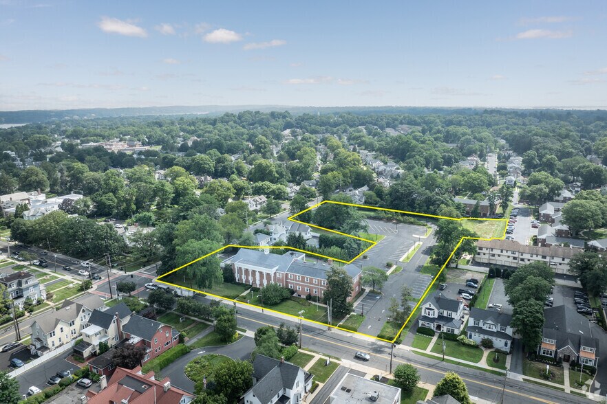 More Photos Of 303 Broad St, Red Bank Specialty For Lease