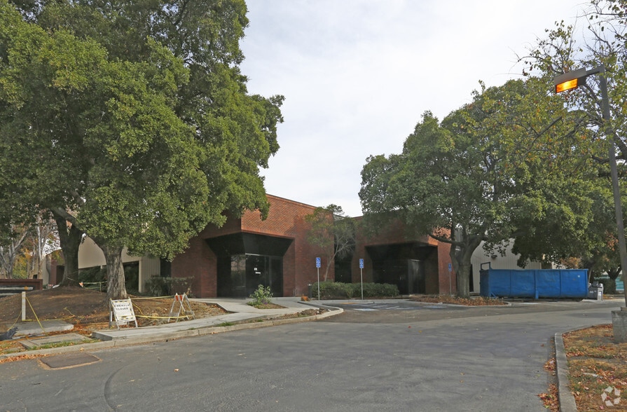 Primary Photo Of 650-700 E Calaveras Blvd, Milpitas Light Distribution For Lease