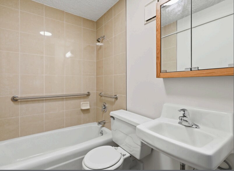 More Photos Of 300 E Collins Dr, Casper Apartments For Sale