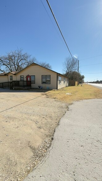 More Photos Of 216 S FM 1660, Hutto Daycare Center For Lease
