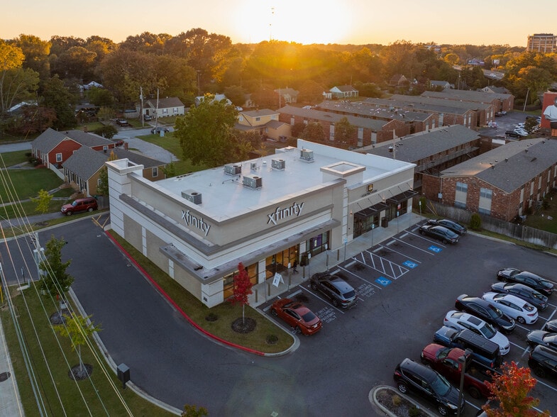 More Photos Of 2847 Poplar Ave, Memphis Storefront Retail Office For Lease