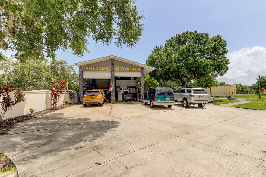 More Photos Of 600 Saint Petersburg Dr E, Oldsmar Auto Repair For Sale