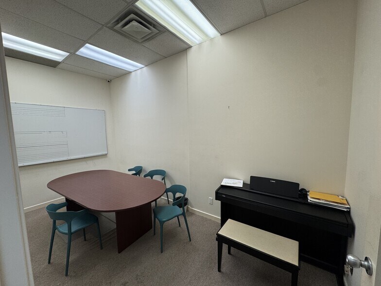 More Photos Of 4140 No 3 Rd, Richmond Storefront For Lease