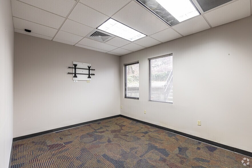 More Photos Of 600 Saw Mill Rd, West Haven Office For Sale