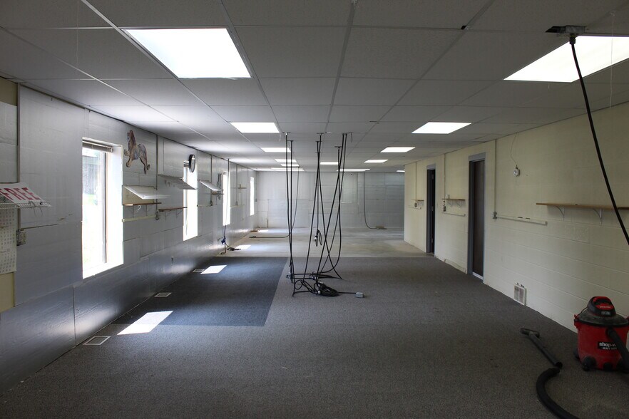 More Photos Of 1971 Seneca Rd, Eagan Light Manufacturing For Lease