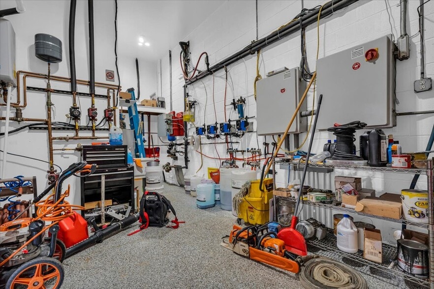 More Photos Of 1000 Shortcut Rd, Marine City Freestanding For Sale