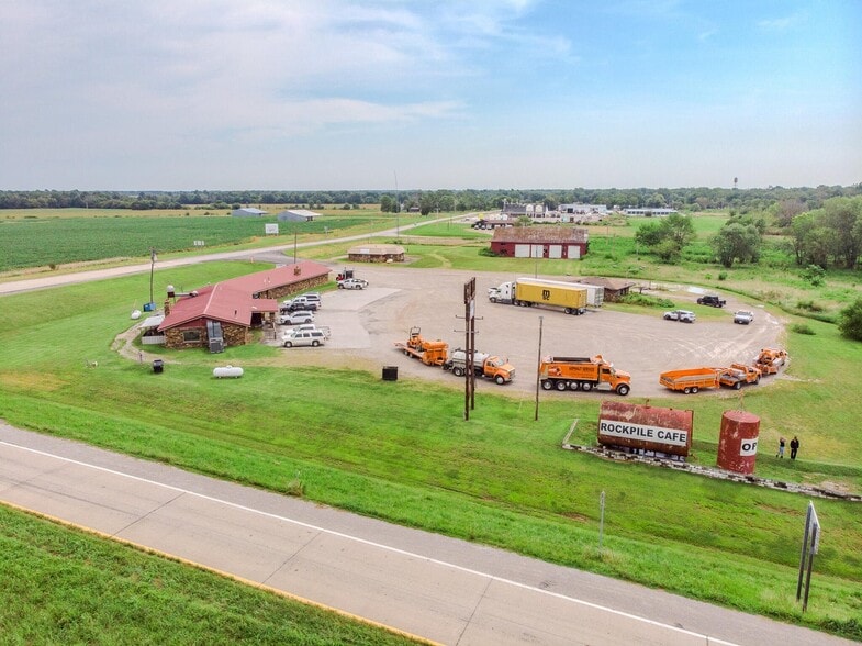 More Photos Of 18400 E B Hwy, Sheldon Flex For Sale