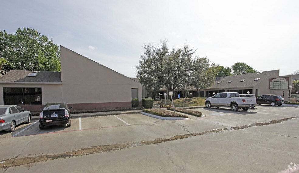More Photos Of 1164-1166 Country Club Ln, Fort Worth Unknown For Lease