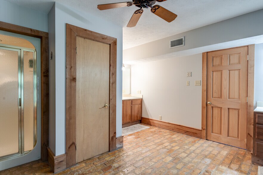More Photos Of 4032 Highway 48 W, Mccomb Specialty For Sale