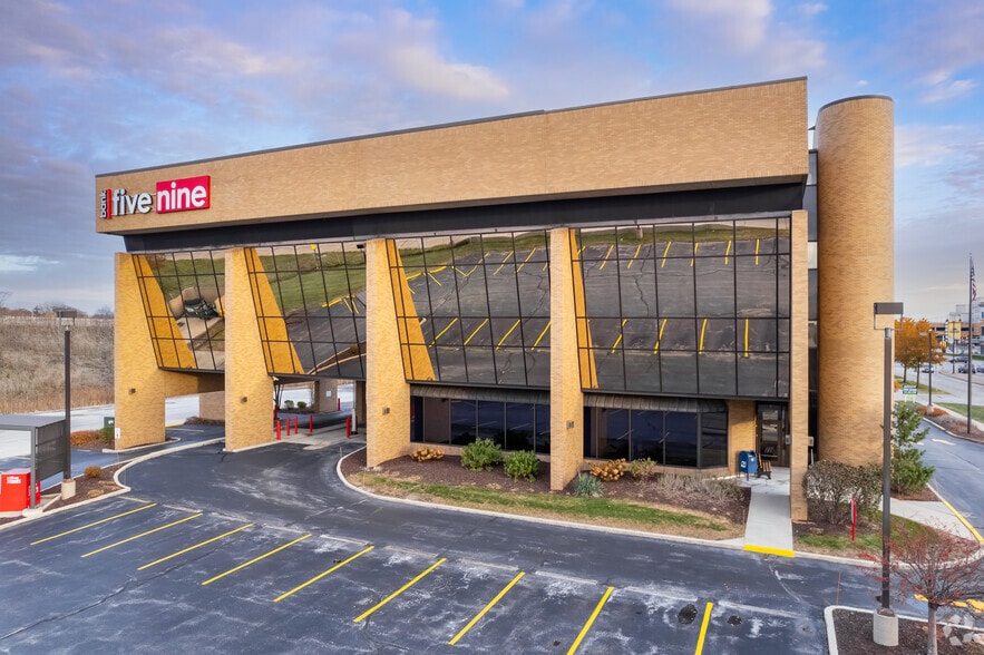 Primary Photo Of 5555 N Port Washington Rd, Glendale Office For Lease