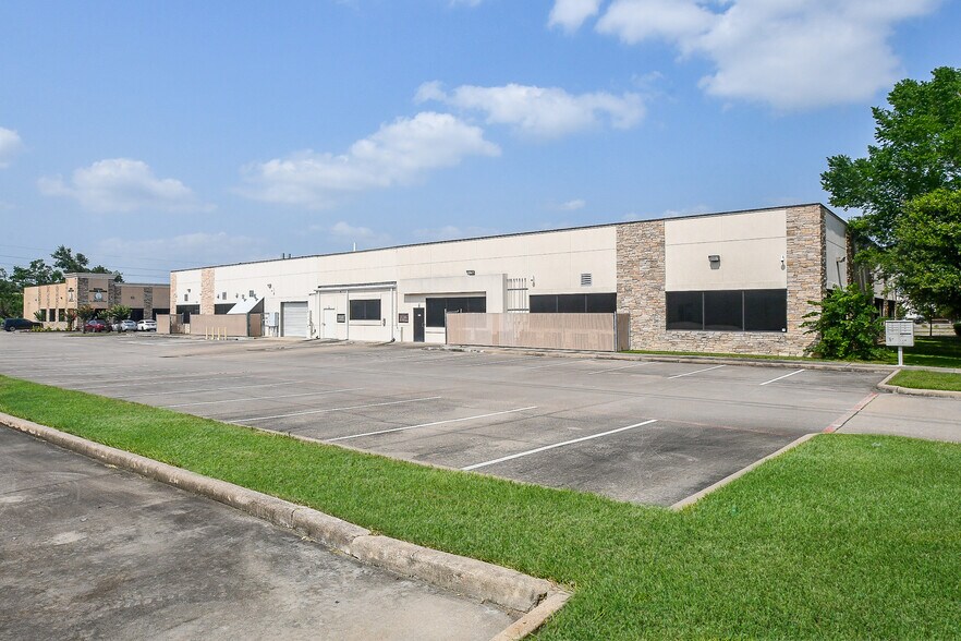 More Photos Of 15366 Park Row, Houston Office For Lease