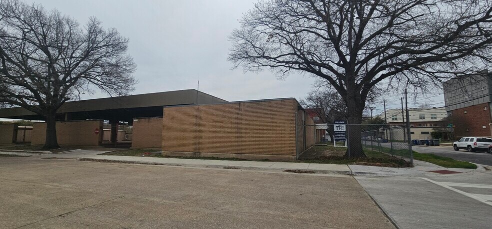 More Photos Of 3910 San Jacinto St, Dallas Flex For Sale