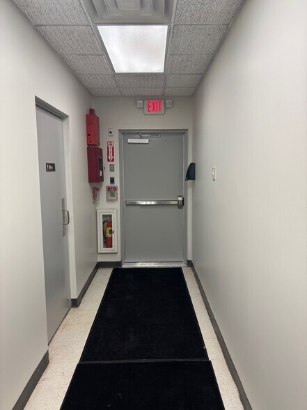 More Photos Of 85 S Long St, Williamsville Office For Lease