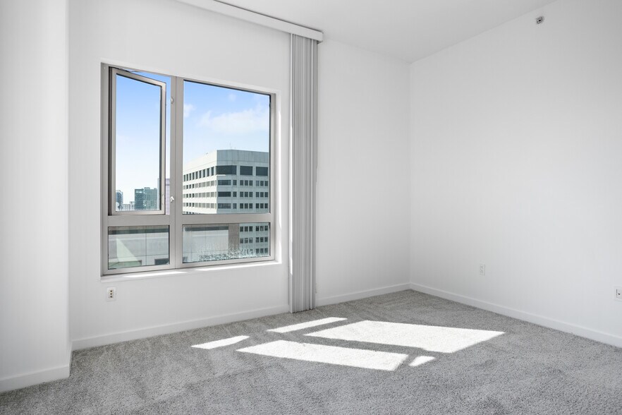 More Photos Of 100 Grand Ave, Oakland Apartments For Lease