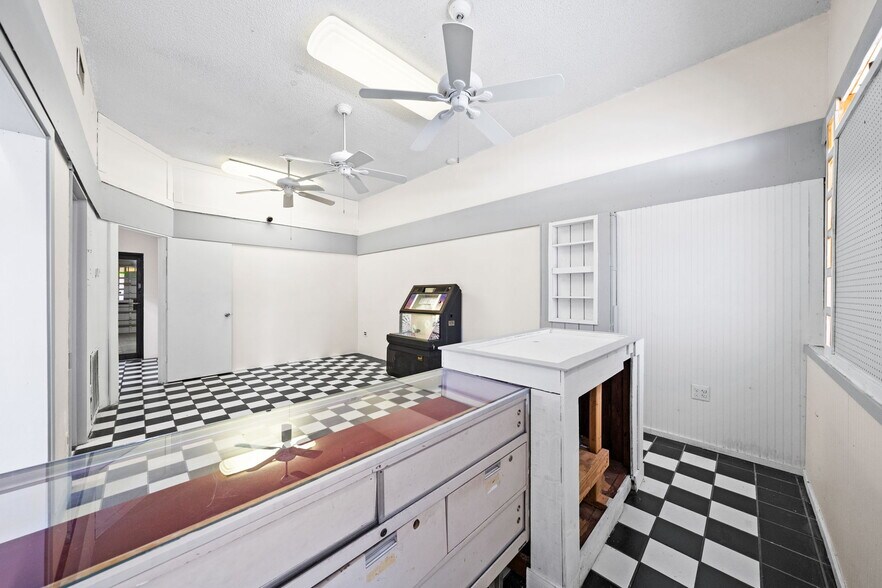 More Photos Of 100 Lucas Rd, Merritt Island Carwash For Sale