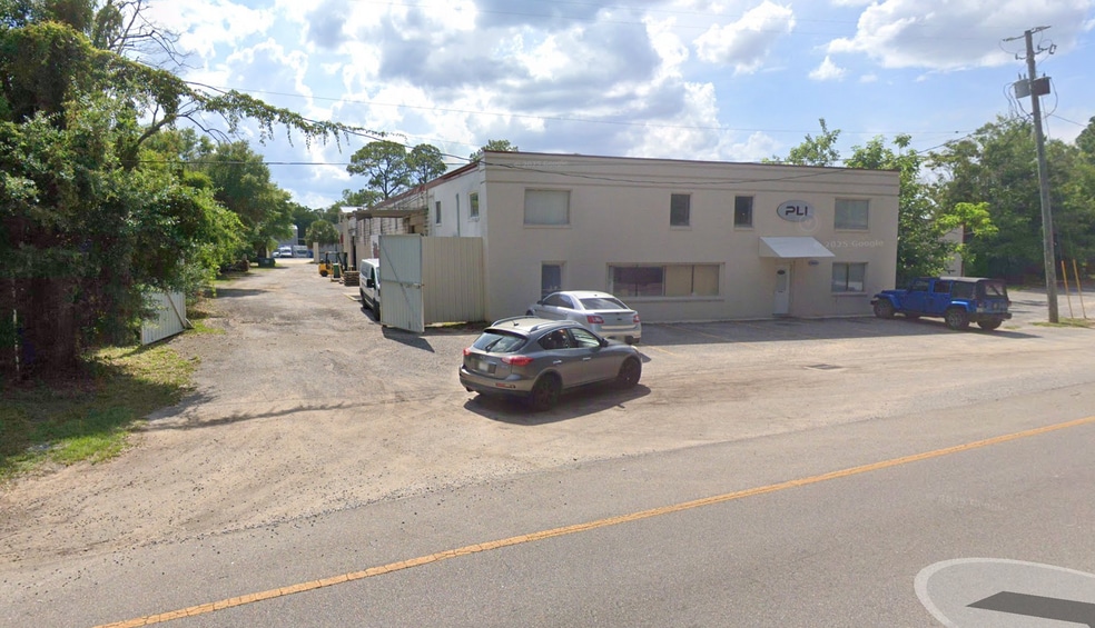 More Photos Of 3605 N Davis Hwy, Pensacola Warehouse For Sale