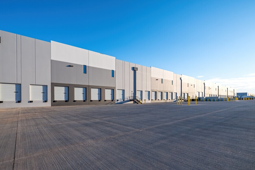 More Photos Of 9520 E Elliot Rd, Mesa Warehouse For Lease