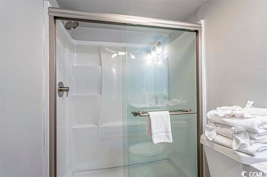 More Photos Of 2711 S Ocean Blvd, Myrtle Beach Hotel For Sale