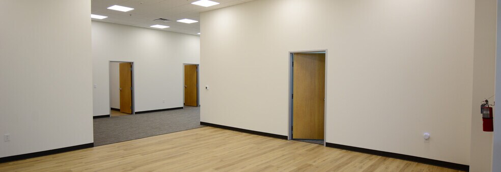 More Photos Of 4310 N Belt Line Rd, Irving Warehouse For Lease