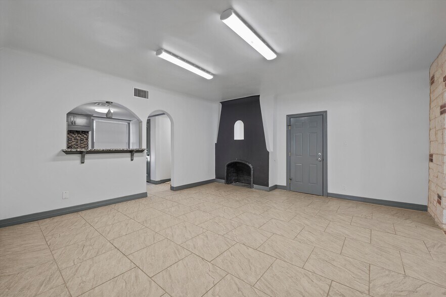 More Photos Of 521 N 18th St, Waco Office Residential For Sale