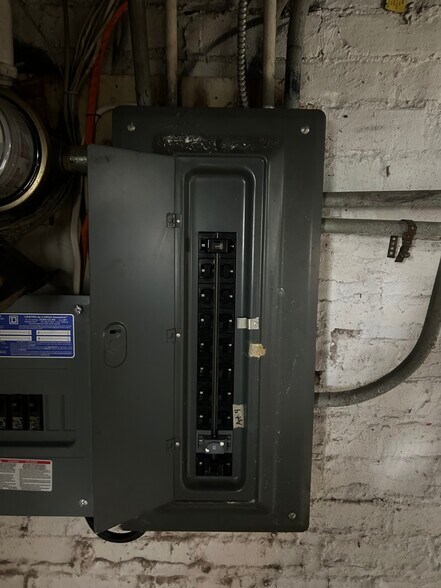 More Photos Of 983 26th St, Des Moines Multifamily For Sale