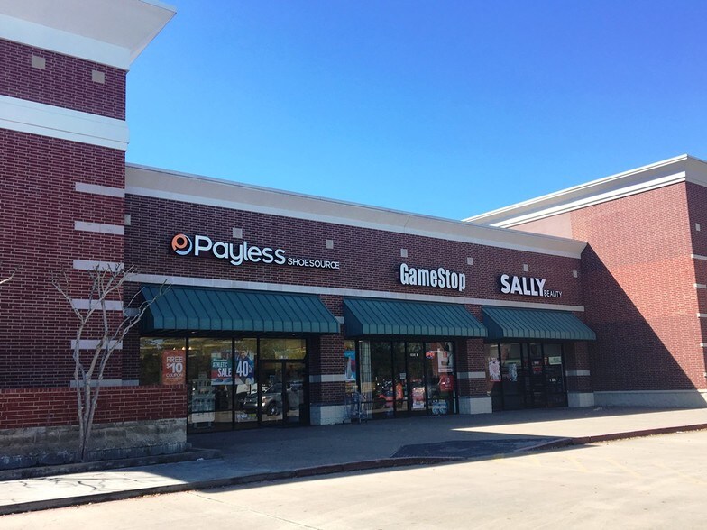 More Photos Of 5900-6000 Hwy 6, Missouri City Department Store For Lease