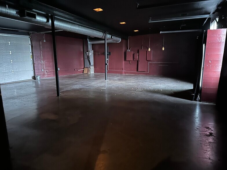 More Photos Of 2218 NW 21st Ave, Portland Warehouse For Lease