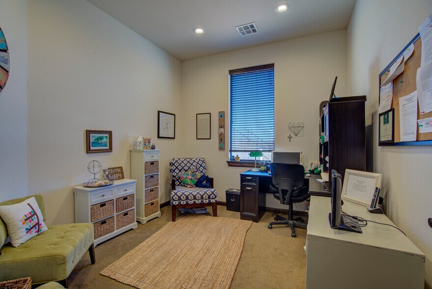 More Photos Of 1800 NE 135th St, Oklahoma City Office For Sale