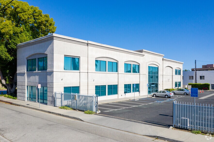 More Photos Of 257 S Fair Oaks Ave, Pasadena Office For Lease