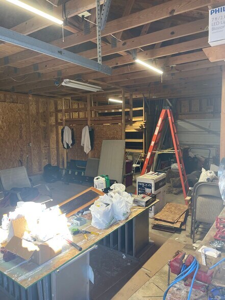 More Photos Of 10137 W HWY 30, Wanatah Flex For Sale