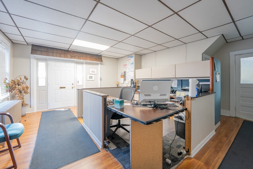 More Photos Of 700 Hoke St, Latrobe Office For Sale