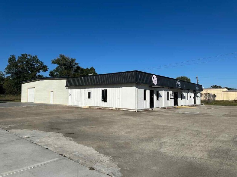 More Photos Of 7550 College St, Beaumont Industrial For Sale