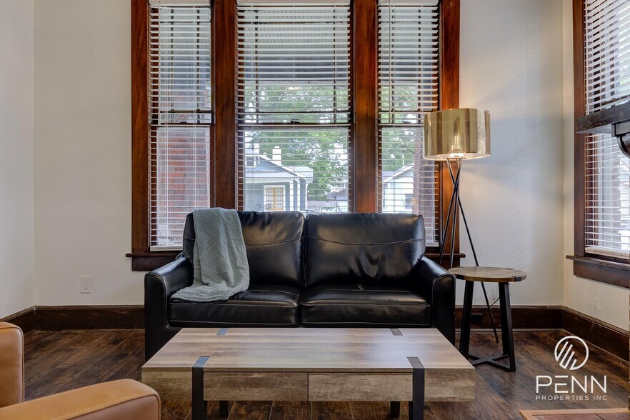 More Photos Of 2033 Young Ave, Memphis Multifamily For Sale