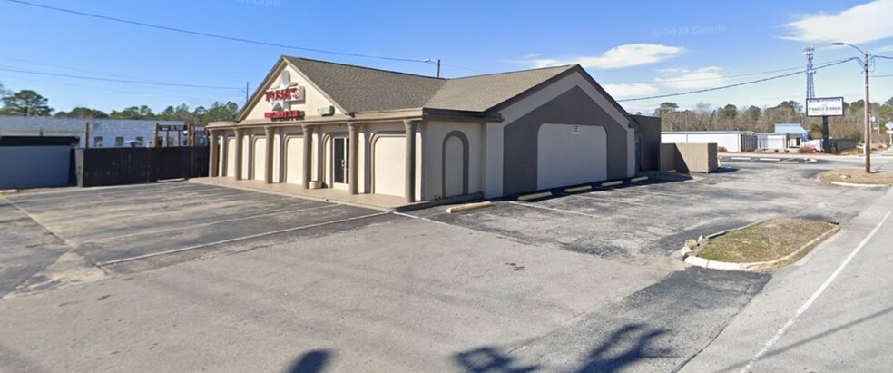 More Photos Of 2004 Wilmington Hwy, Jacksonville Bar For Lease