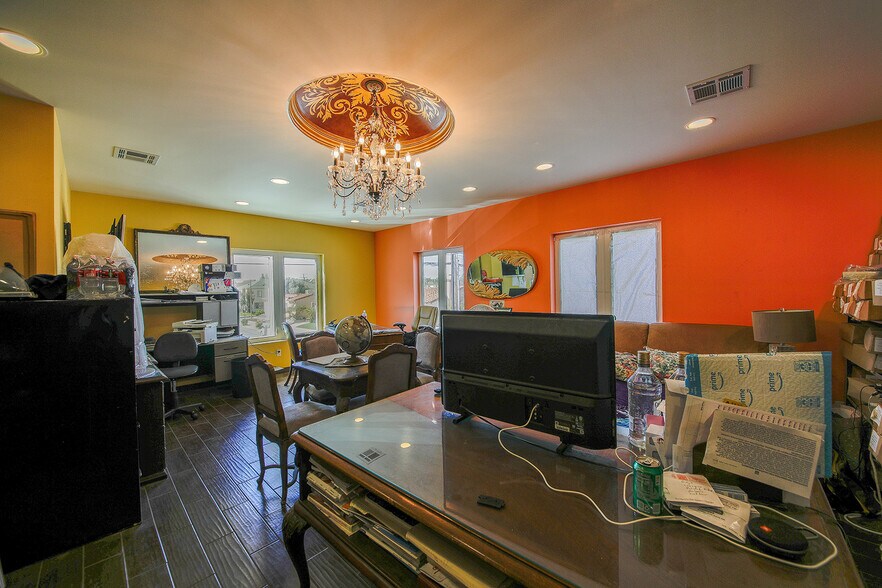 More Photos Of 9060 W Pico Blvd, Los Angeles Restaurant For Sale