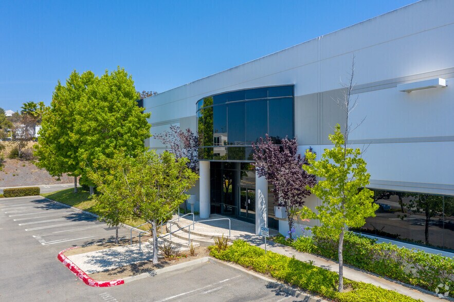 More Photos Of 1395 Aspen Way, Vista Warehouse For Lease